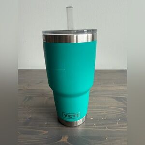 YETI 30 oz straw top rambler